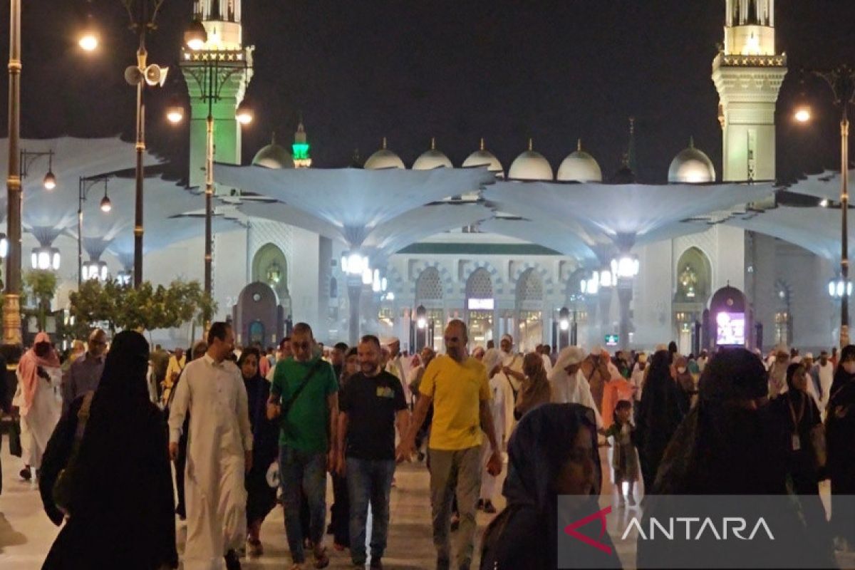 Jamaah calon haji gelombang pertama mulai Arbain di Masjid Nabawi Arab Saudi