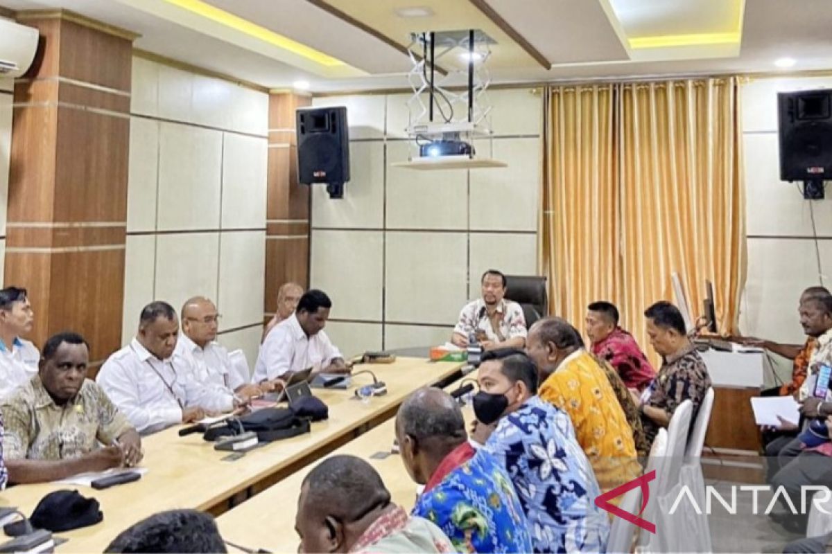 Pemerintah PBD susun strategi penataan enam kawasan kumuh di Kota Sorong