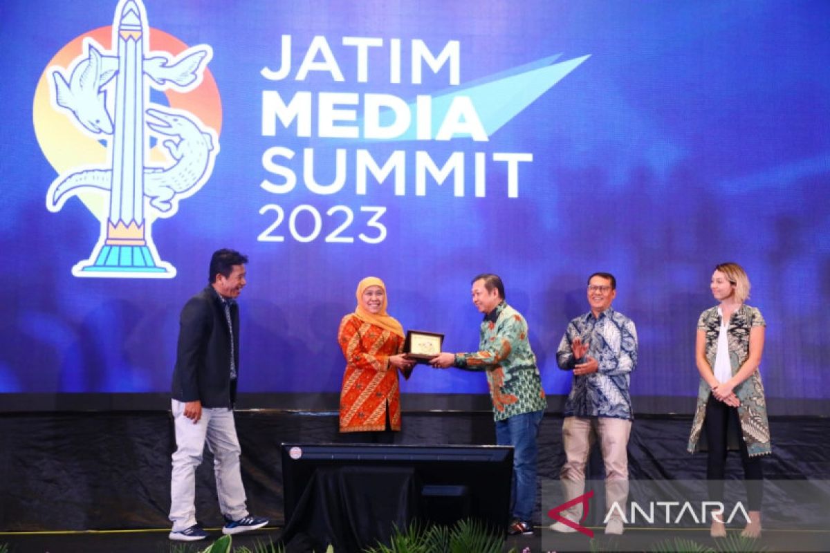 Gubernur Khofifah dorong konvergensi media melalui multiplatform digital