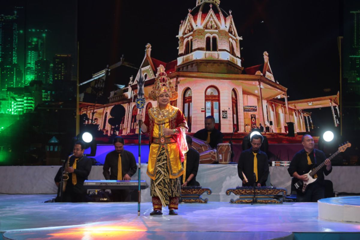 Wali Kota Surabaya perankan sosok Raja Surya di Hari jJadi ke-730
