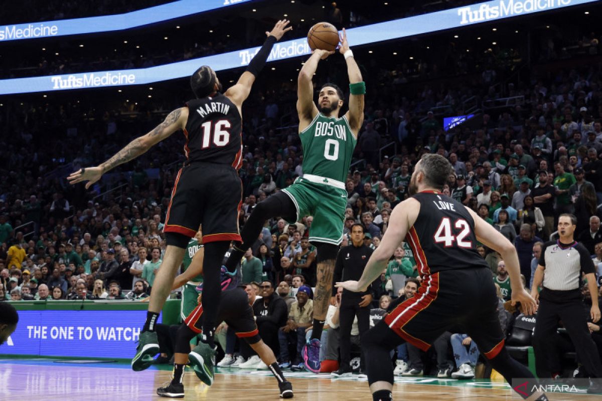 NBA: Celtics bekuk Heat 110-97 jaga asa menuju Final