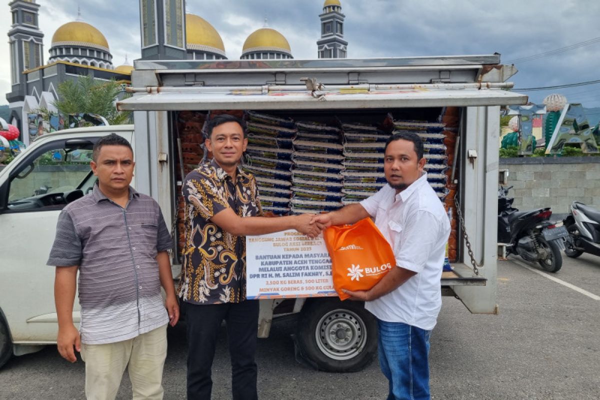 Bulog salurkan bantuan sembako untuk 500 penerima manfaat di Kutacane, Aceh Tenggara