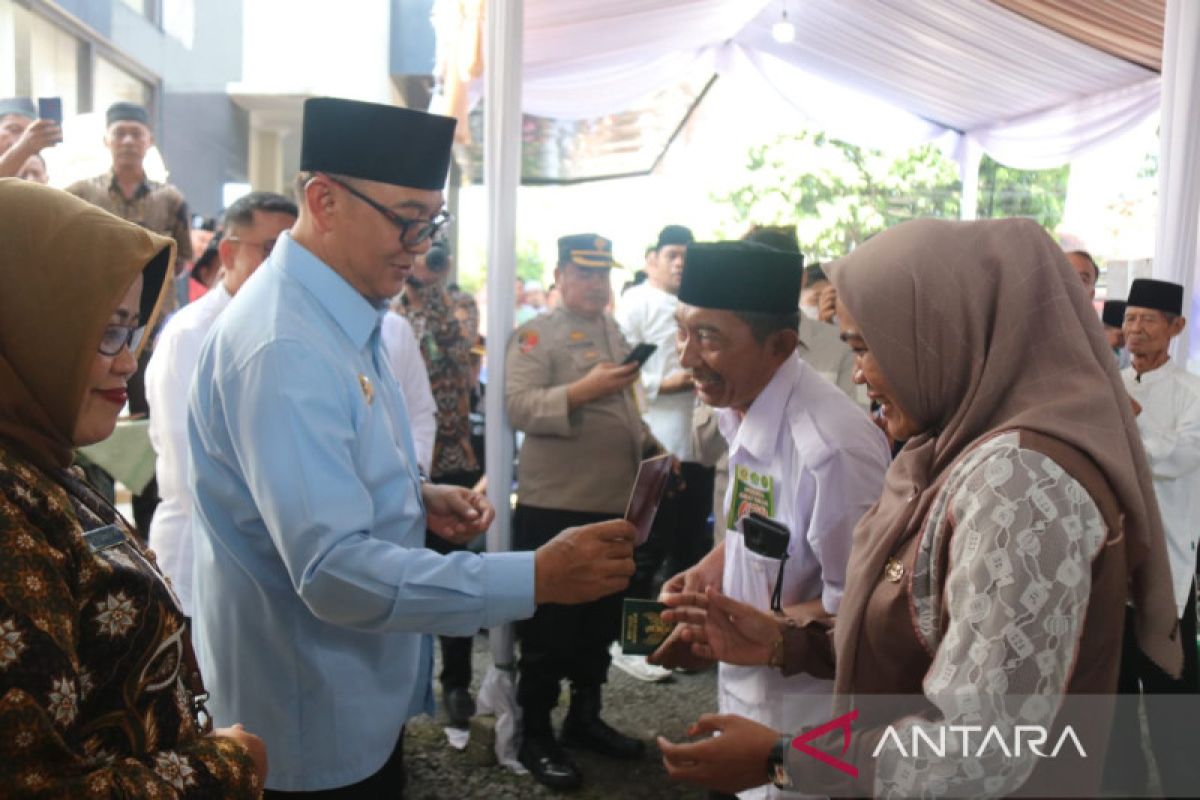 Pemkab Bogor gelar isbat nikah 128 pasangan suami-istri di Cariu