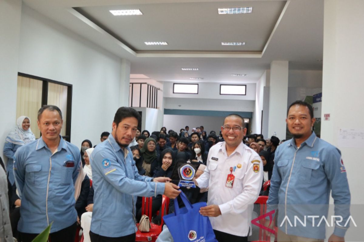 Poliban laksanakan program kunjungan industri ke Diskominfo Banjarbaru