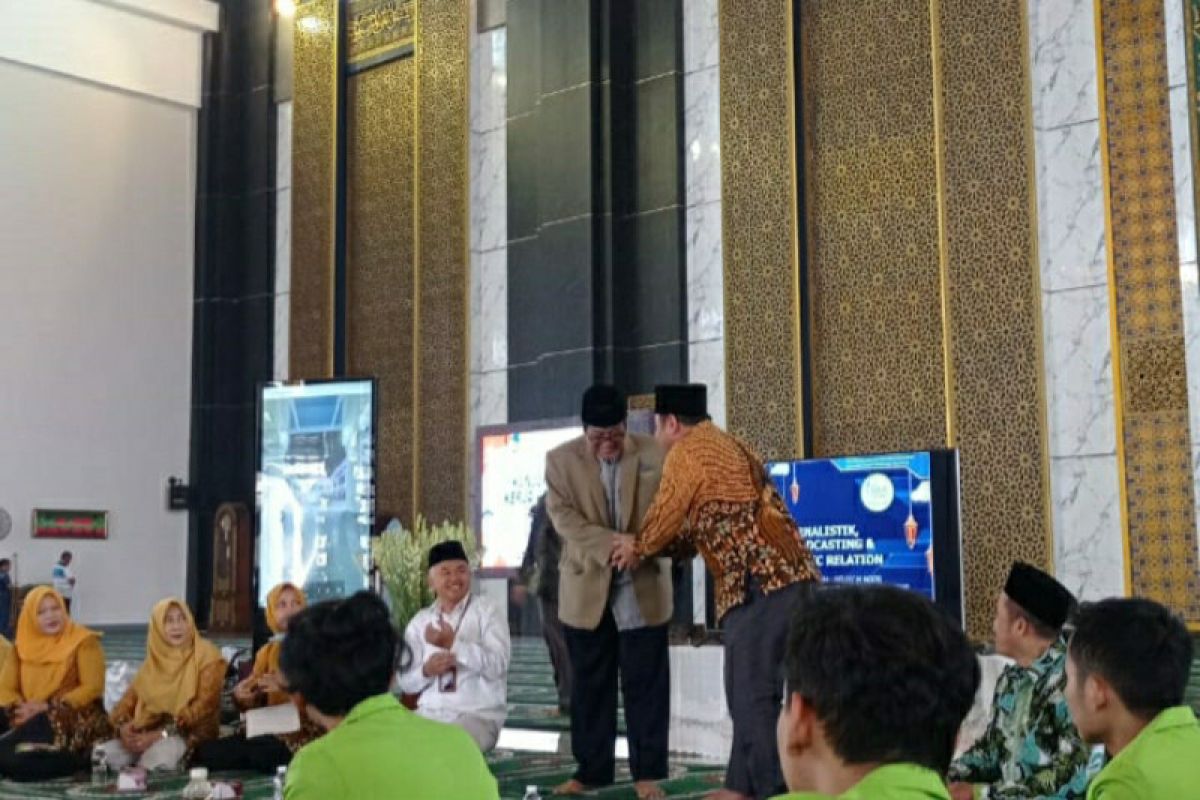 KPI FDK UIN Walisongo KKL di Masjid Al Akbar Surabaya