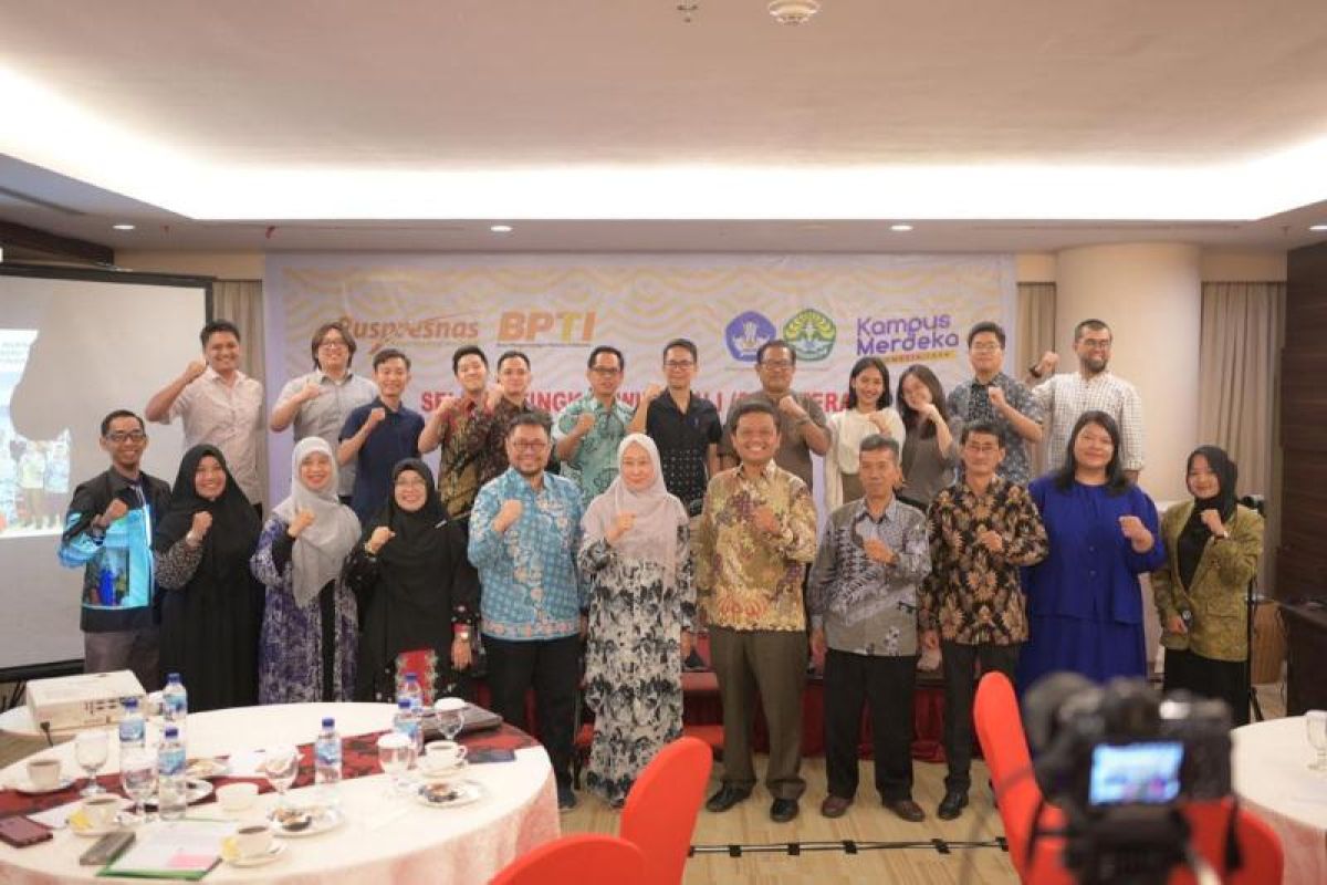 186 mahasiswa se-Sumatera berkompetisi debat di Pekanbaru