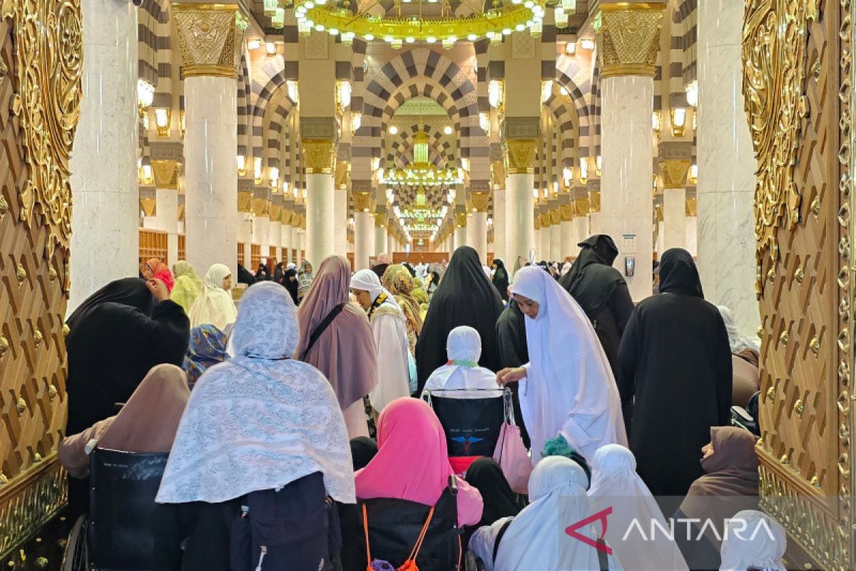 Jamaah Indonesia sudah bisa memasuki Raudhah di Nabawi