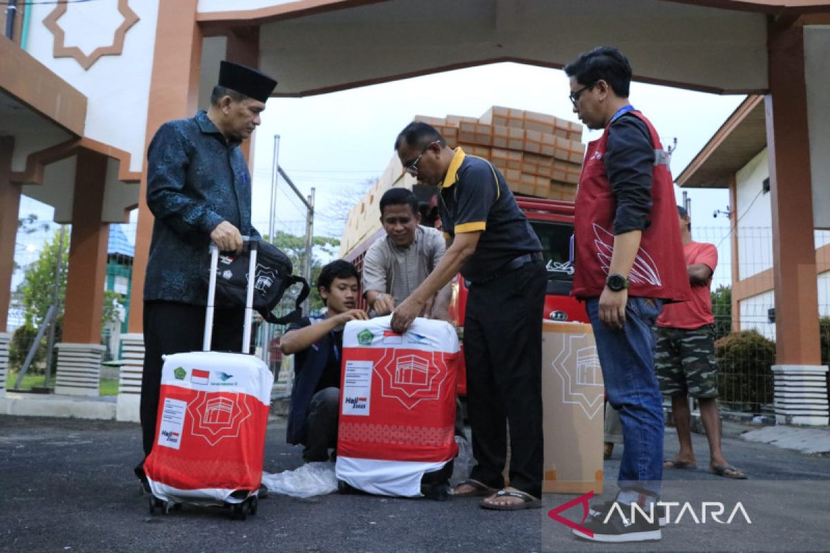 Kemenag Sumbar mulai distribusikan koper jamaah calon haji