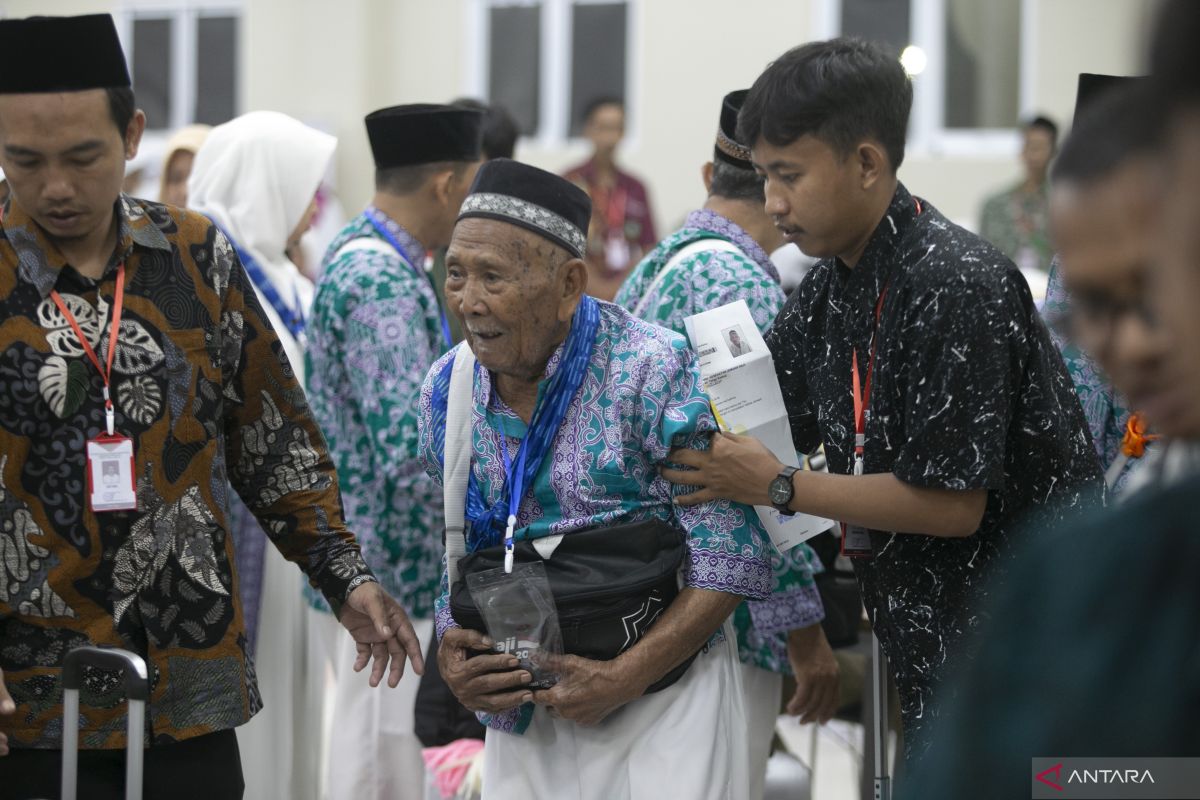 Kemarin, perdamaian global hingga 20 ribu calhaj ke Tanah Suci