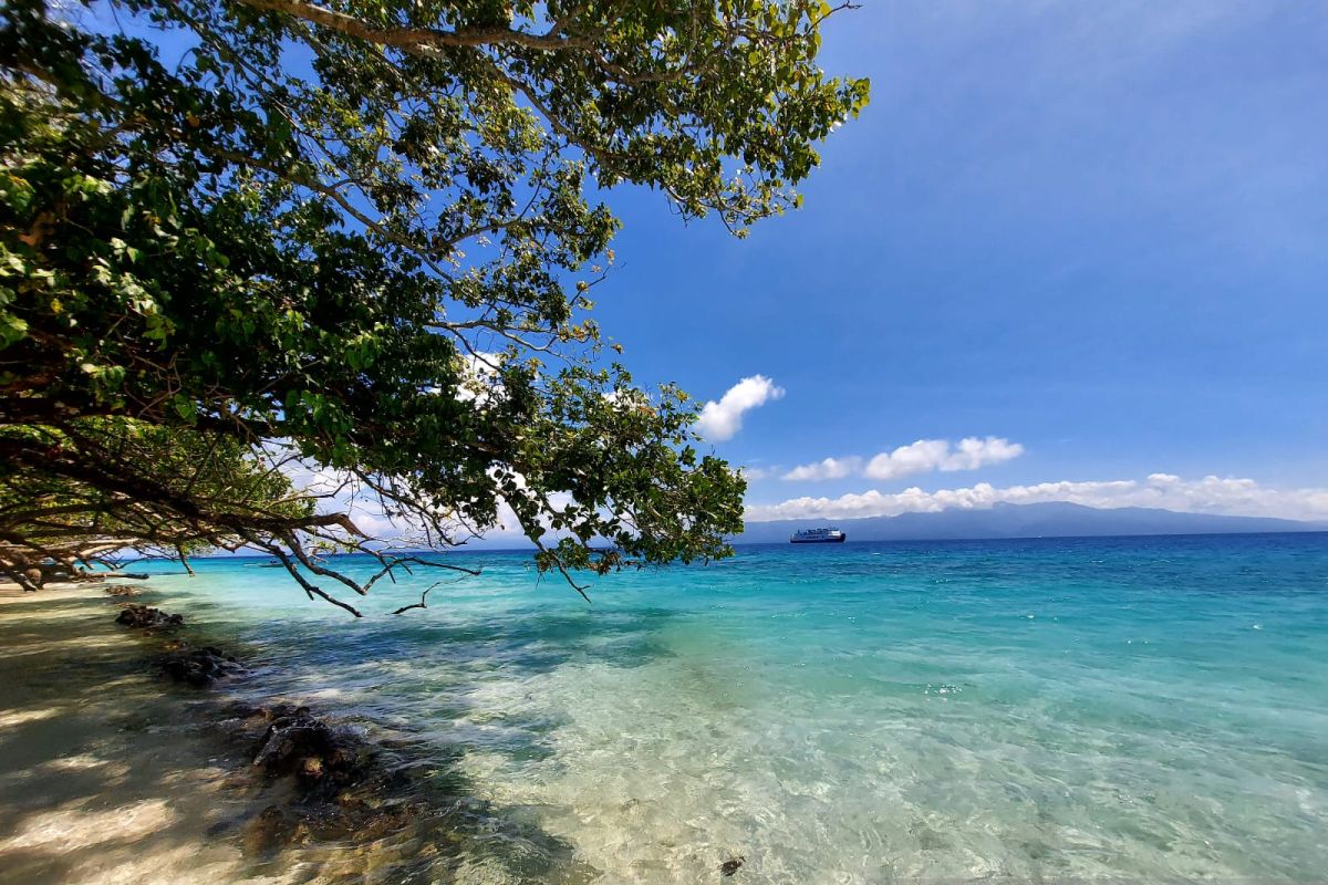 Dispar Maluku akan tingkatkan fasilitas wisata Pantai  Liang