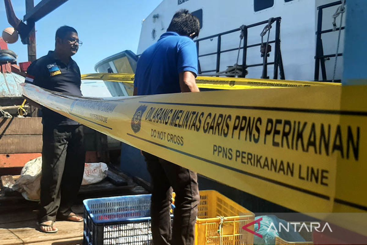 PSDKP Lampulo periksa 15 nelayan diduga terlibat penangkapan ikan ilegal pakai kapal trawl