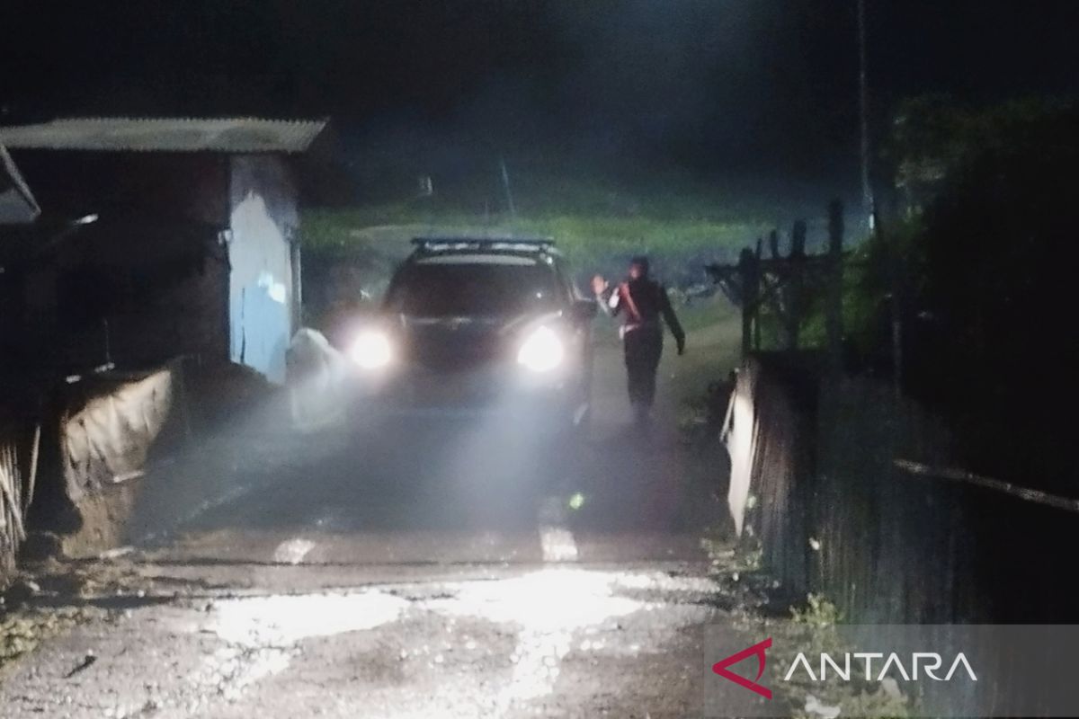 TNI AD: Evakuasi helikopter jatuh di Bandung berlangsung hingga malam