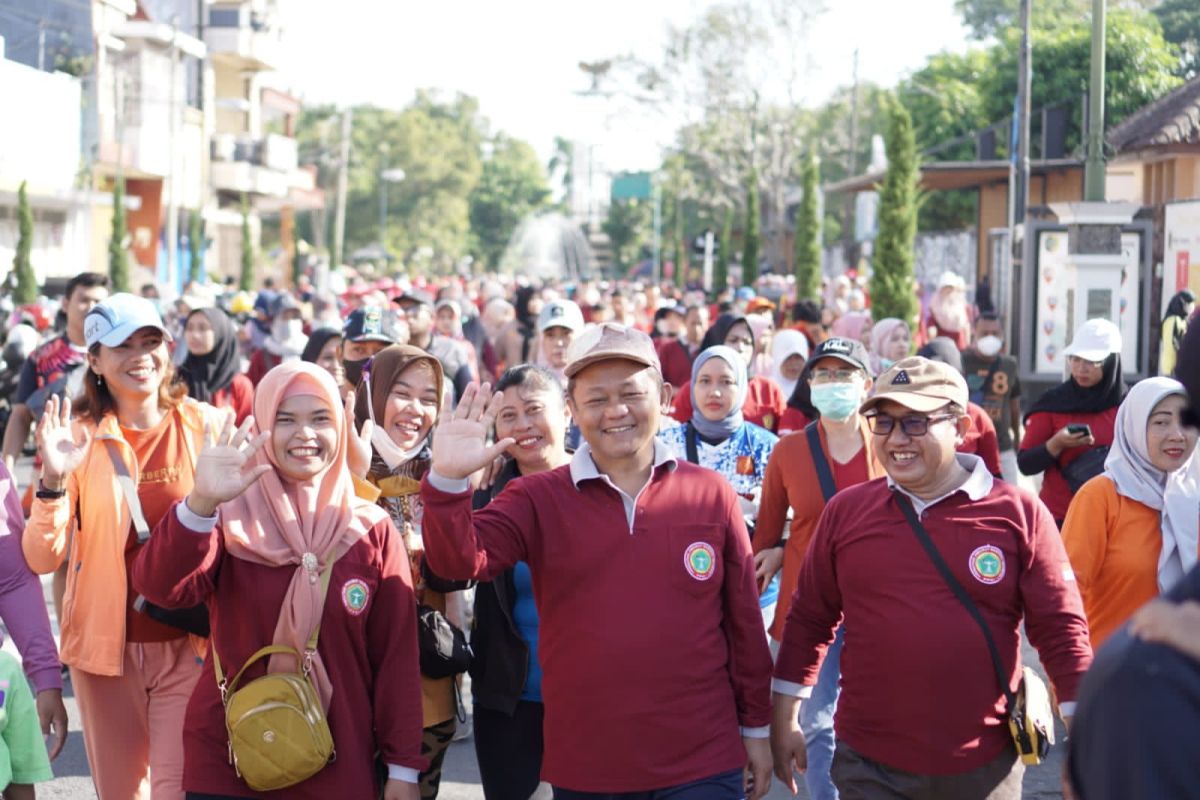 Inisiator Perda Keperawatan di Jatim, Sarmuji diganjar penghargaan dari PPNI