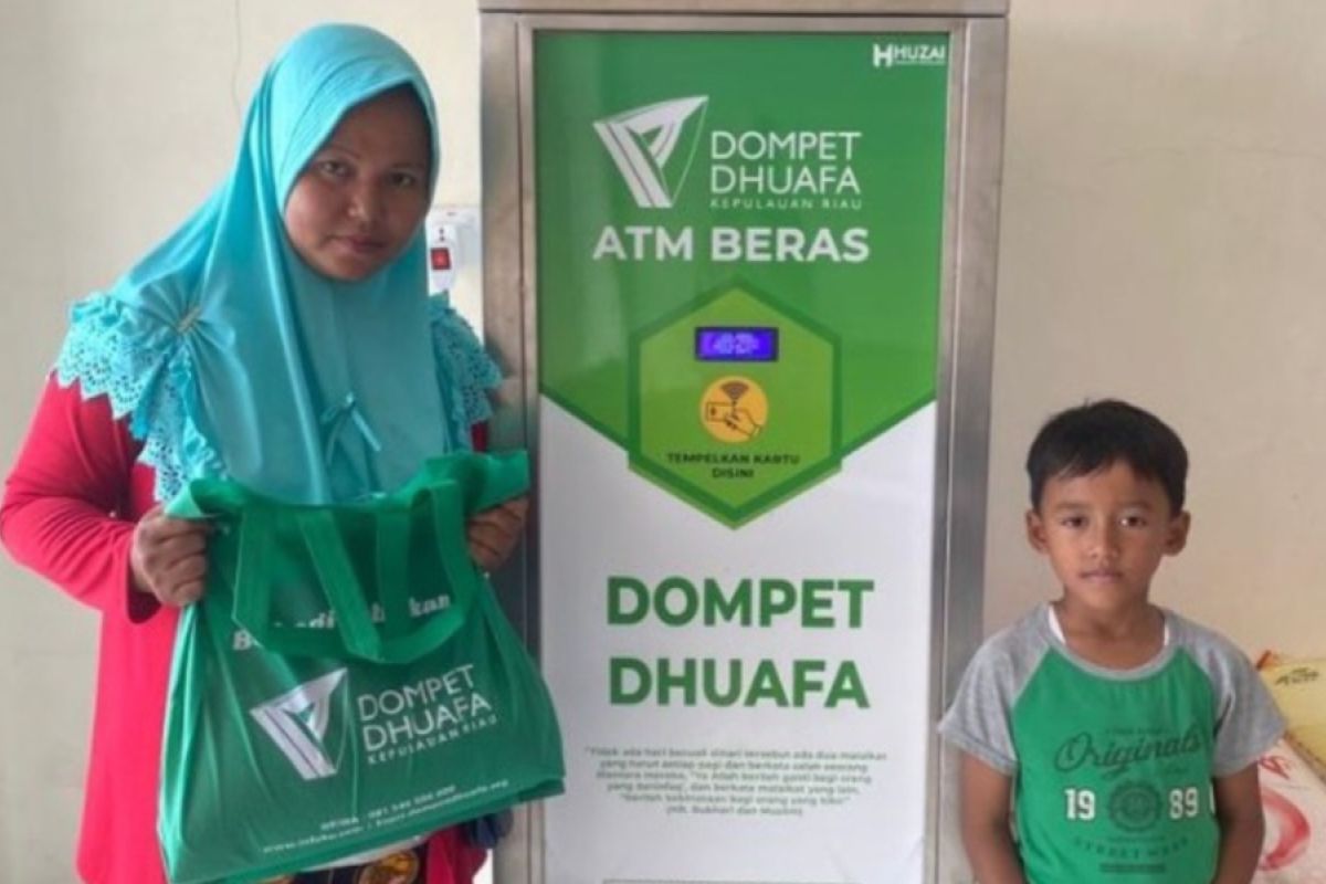 Dompet Dhuafa Kepulauan Riau membuat program ATM Beras