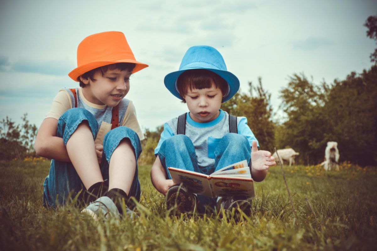 5 Manfaat Buku Bacaan Literasi untuk Kecerdasan Anak