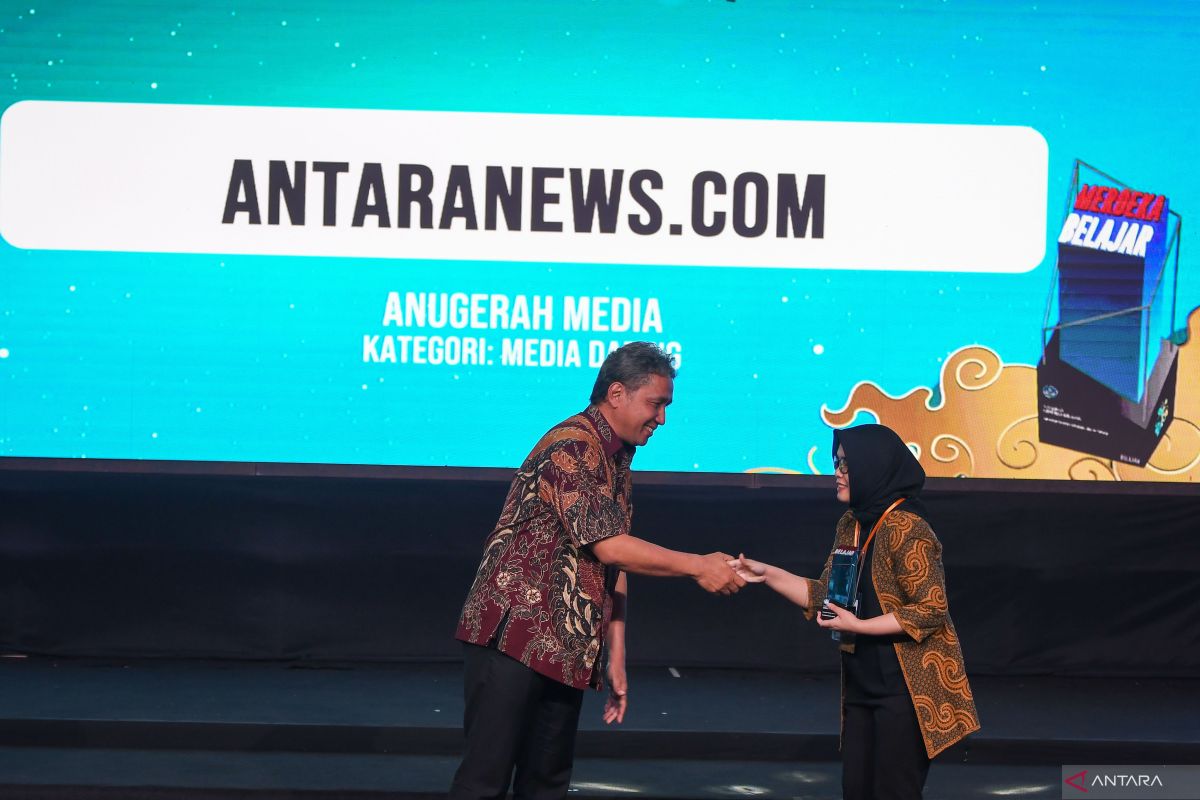 antaranews.com awarded best online media by Education Ministry