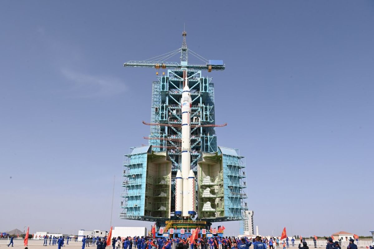 Wahana antariksa berawak China Shenzhou-16 siap diluncurkan