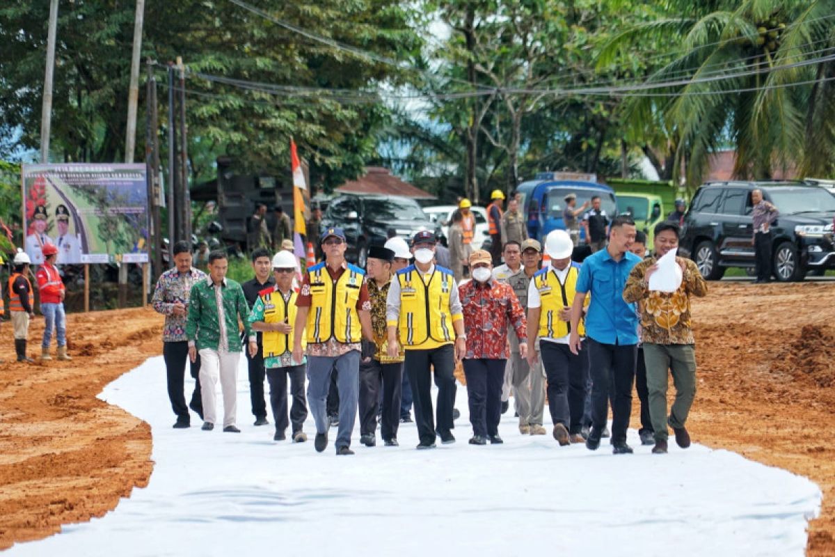 Pembangunan jalan layang destinasi Danau Dendam dua kali lebih cepat