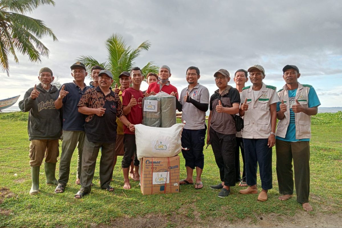 Salurkan zakat karyawan di pedalaman Mentawai, UPZ Semen Padang terobos gelombang
