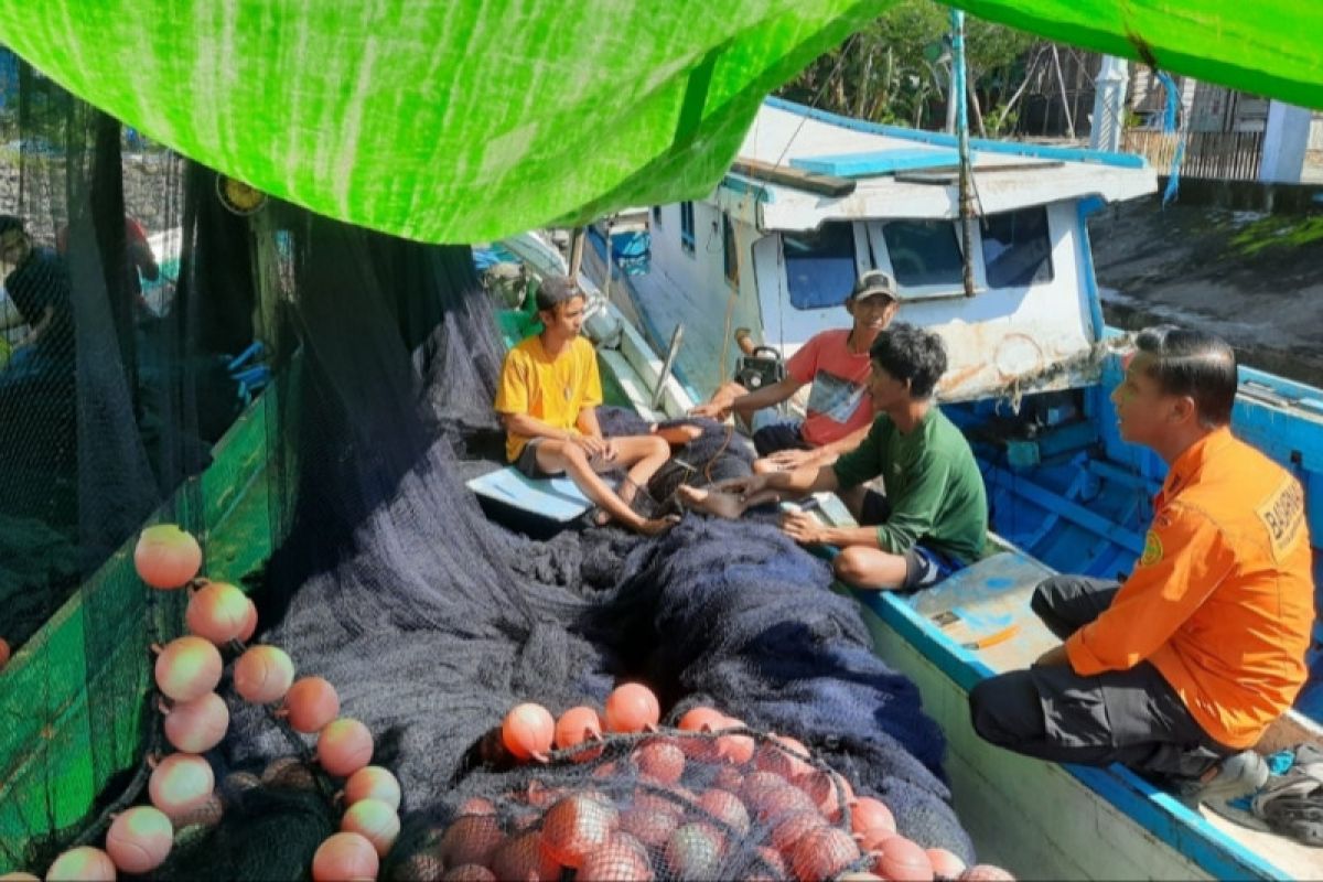 Basarnas Sulsel bantu evakuasi KMN Ilham Jaya usai ditemukan