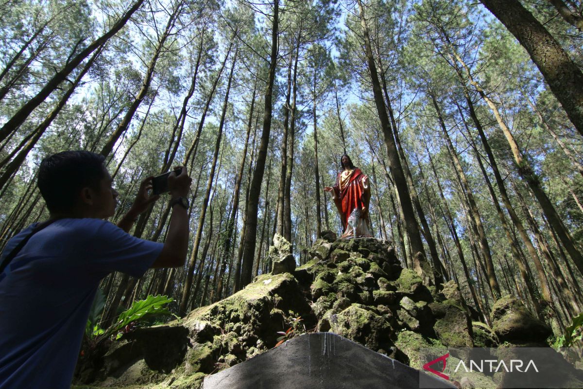 Wisata Simbol Toleransi Beragama Antaboga Antara News Jawa Timur