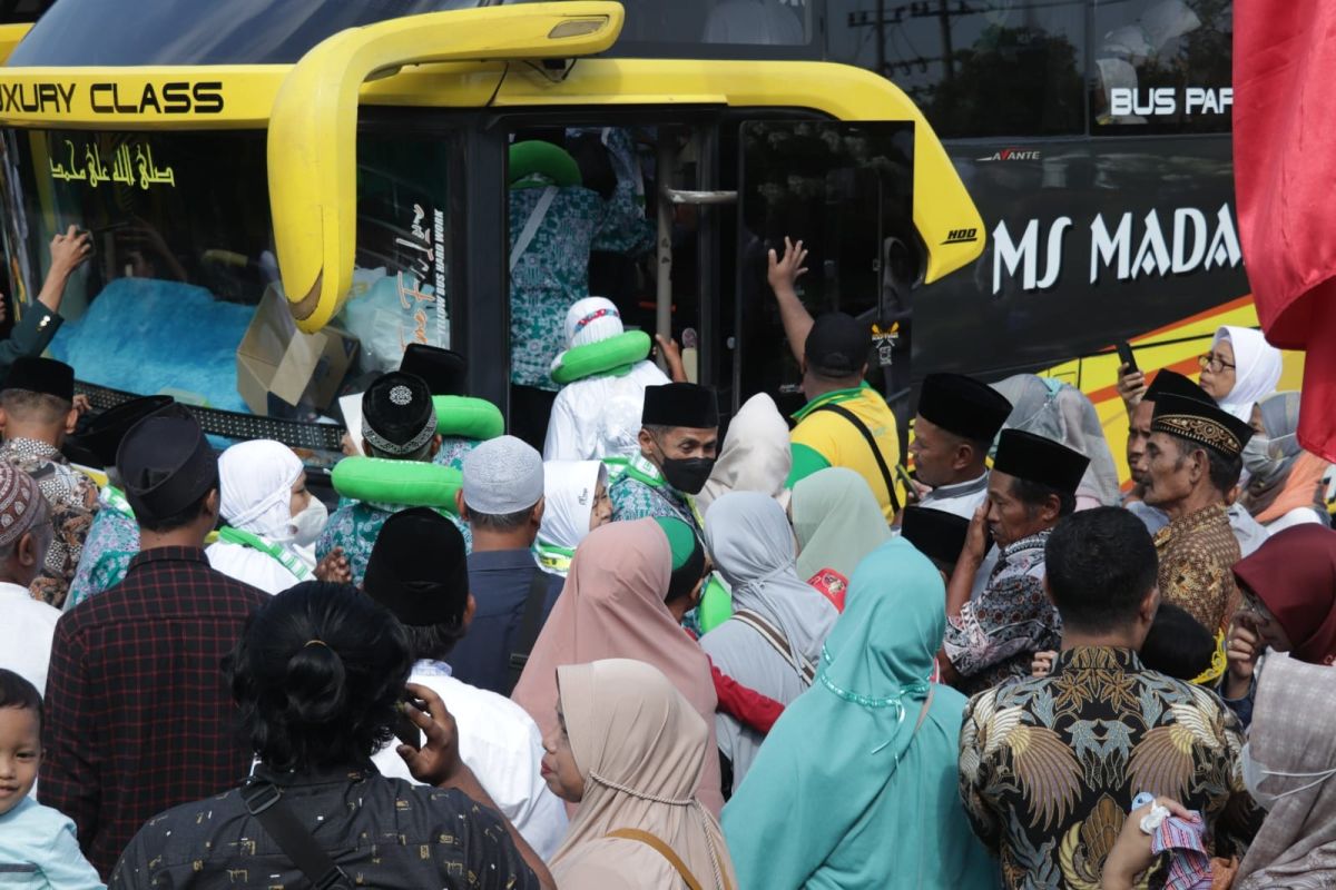 Bupati berangkatkan 440 calon haji asal Madiun