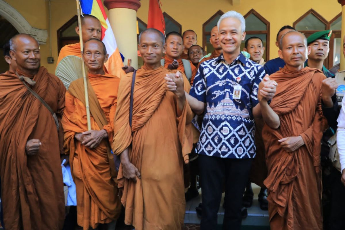 Ganjar : Antusiasme warga sambut biksu cermin keramahan Indonesia