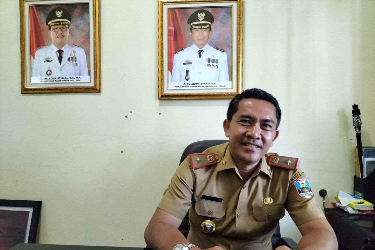 12 atlet selancar asal Pesisir Barat siap mengikuti ajang Krui Pro 2023