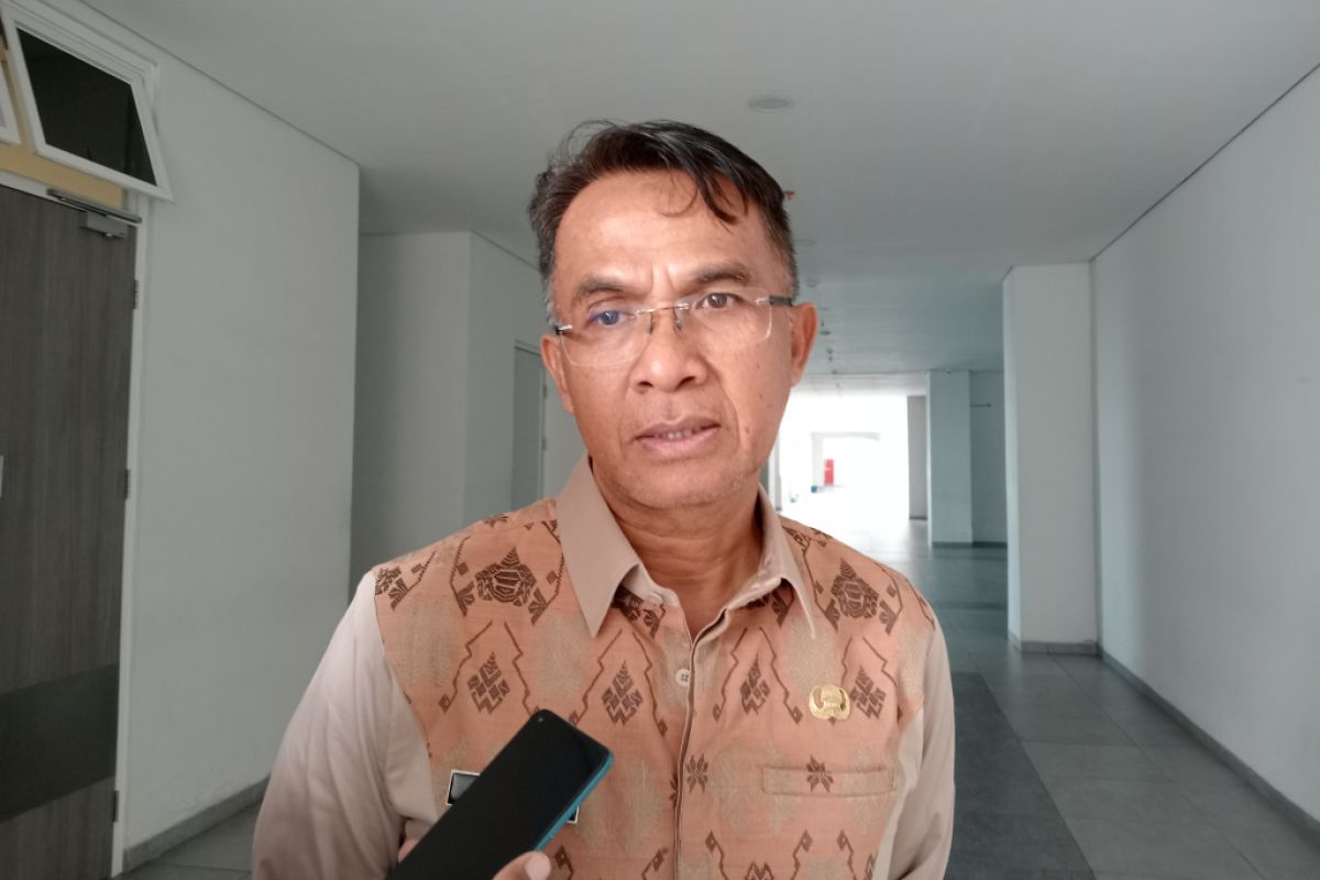 Pemkab Loteng memastikan pembayaran gaji ke-13 ASN pada Juni 2023