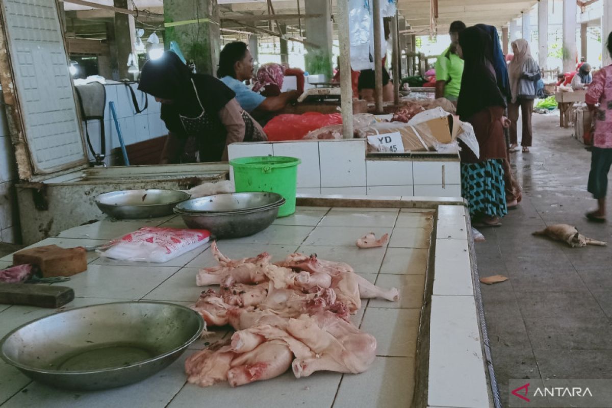 Harga daging ayam di Penajam naik Rp4.000-Rp10.0000 per kilogram