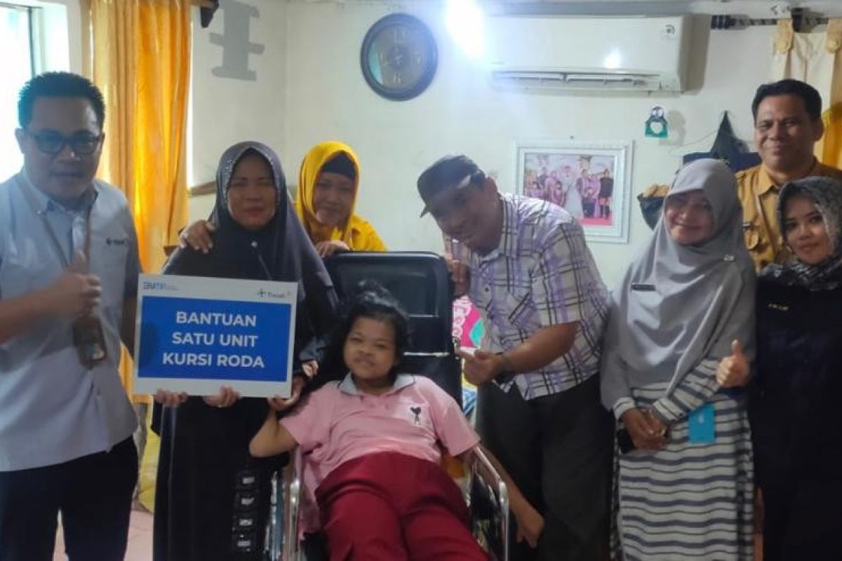 Serahkan Bantuan Kursi Roda untuk Disabilitas, Budi Utama:  PT Timah Tak Pernah Absen Berikan Bantuan CSR Kepada Masyarakat Bangka Belitung