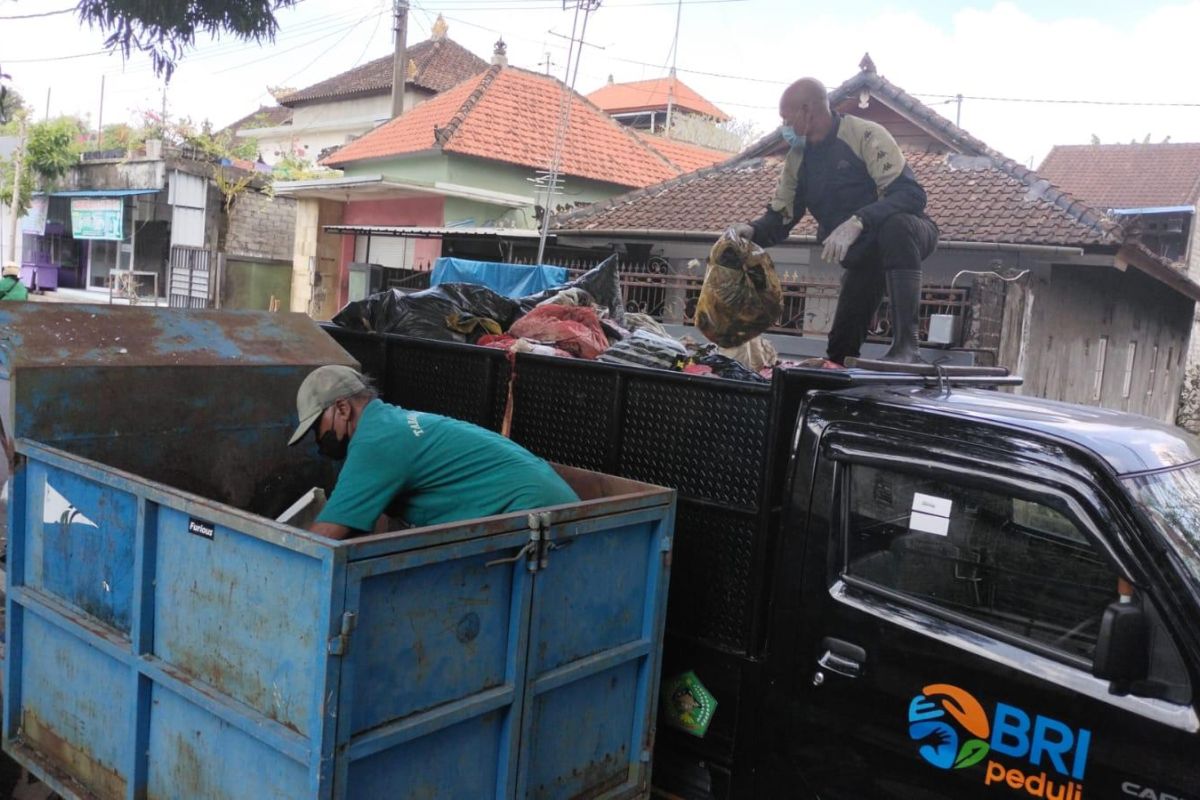 BRI Peduli jadikan Desa Dauh Peken percontohan pengelolaan sampah