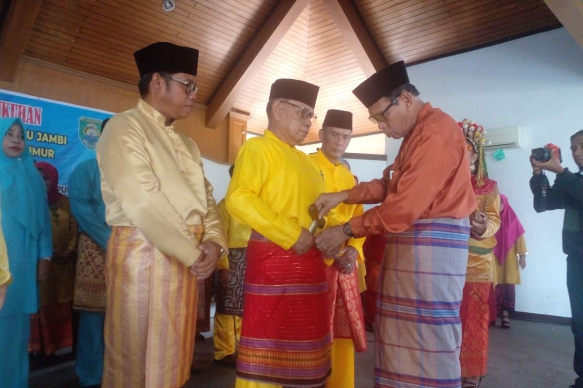 Bupati Tanjabtim harap Lembaga Adat Melayu jadi pemersatu