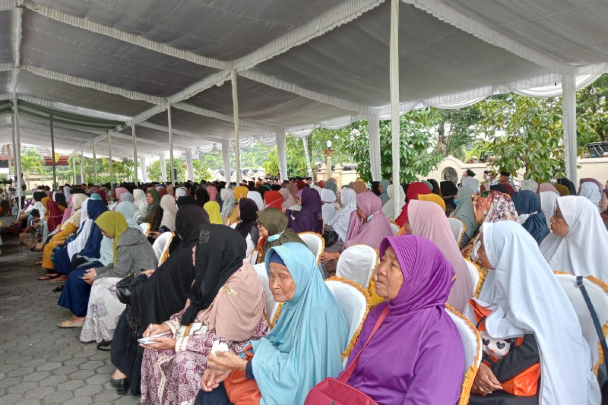 932 JCH Lombok Tengah yang diberangkatkan ke Tanah Suci