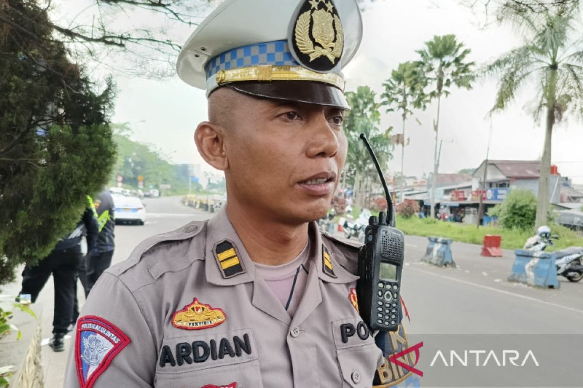 Ganjil-genap diberlakukan di jalur wisata Puncak Rabu hingga Minggu