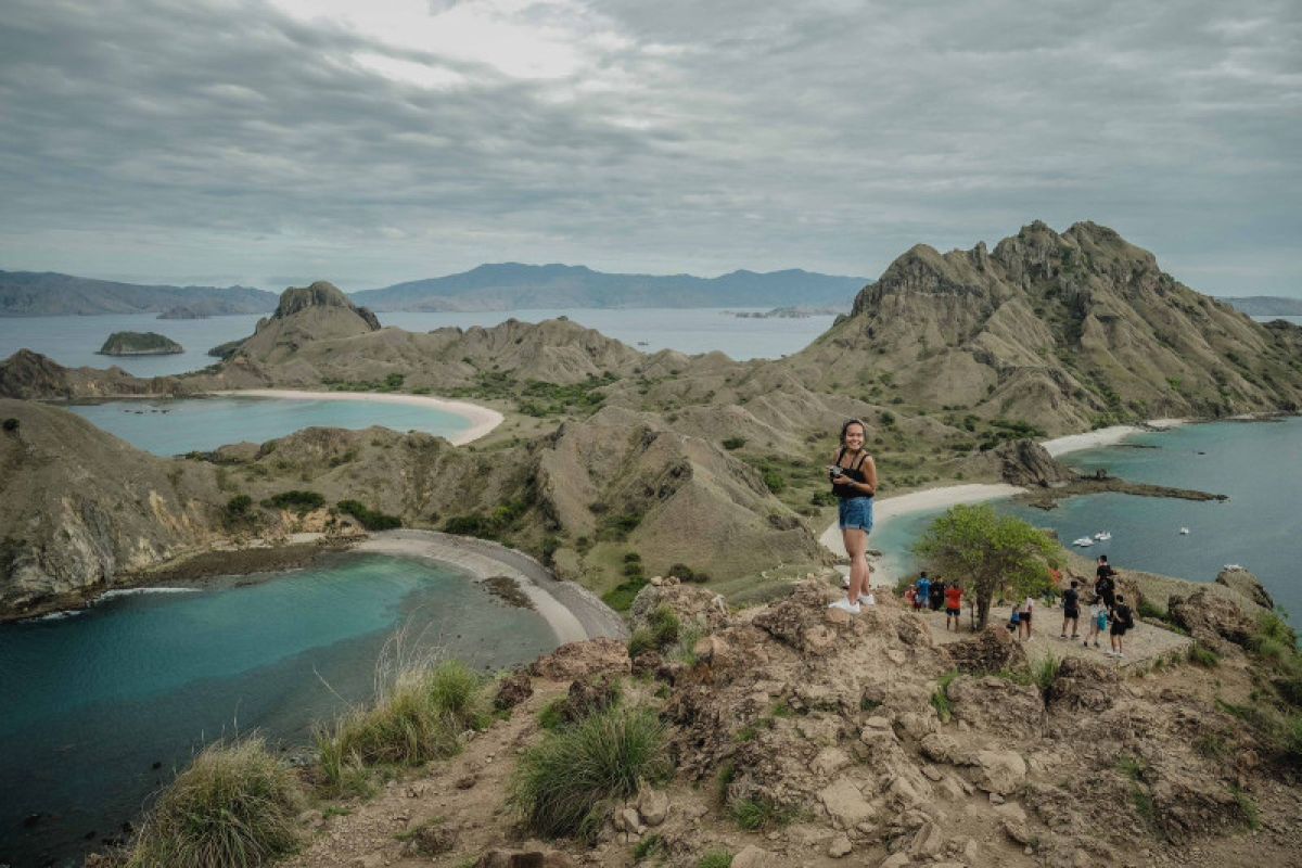 Wisatawan berkunjung di Labuan Bajo dapat menikmati spot menyelam