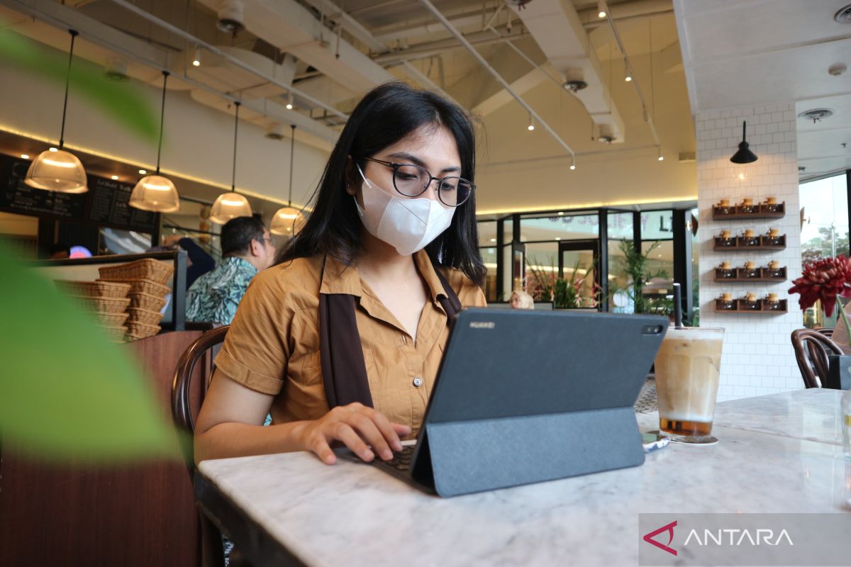 Kiat "work from anywhere" nyaman dan tetap hemat