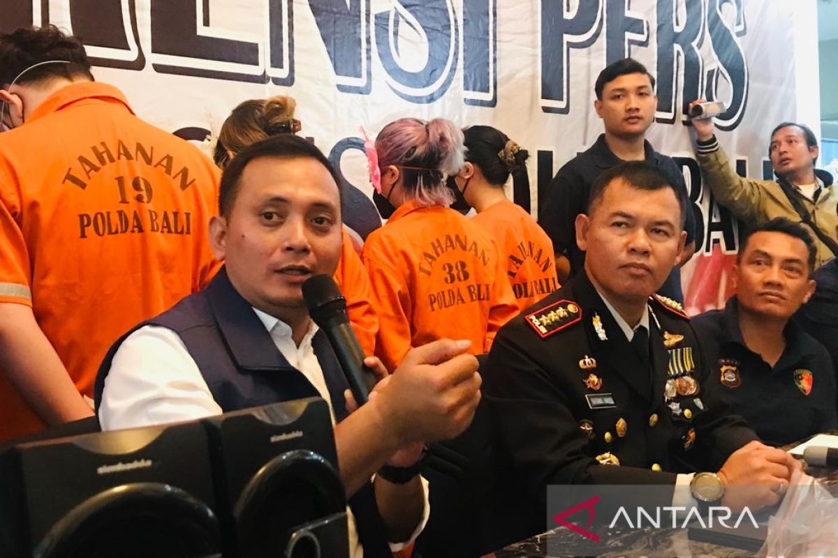 Bandar beserta tiga selebgram berbagi peran kendalikan judi online di Bali