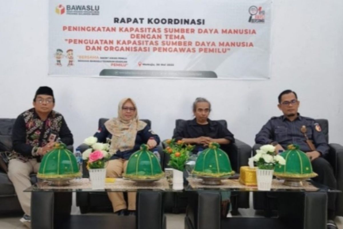 Bawaslu Sulbar tingkatkan kemampuan pengawasan pangawas pemilu desa