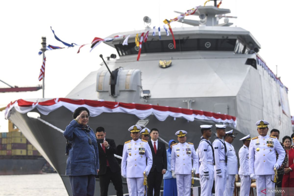 Kemarin, KRI Bung Karno hingga WNA palsukan paspor ditangkap