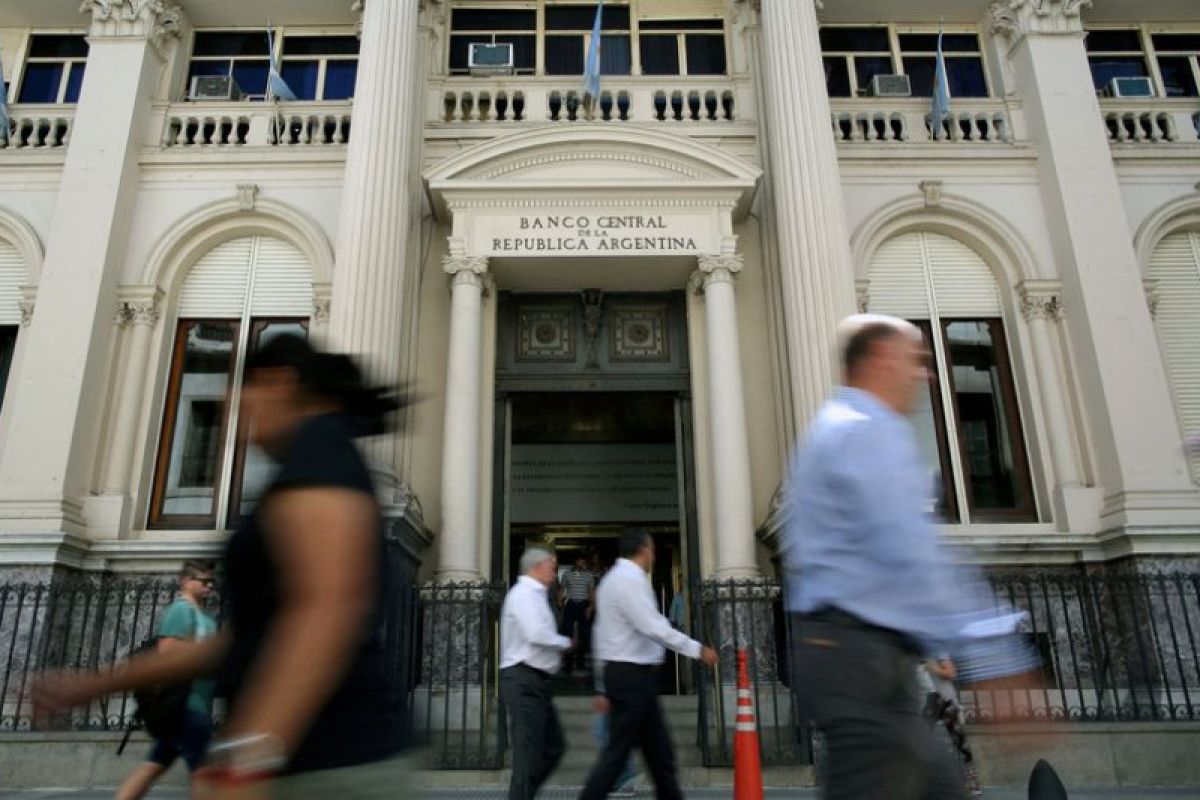 Bank sentral Argentina catat pembelian dolar AS terbesar dalam 5-bulan