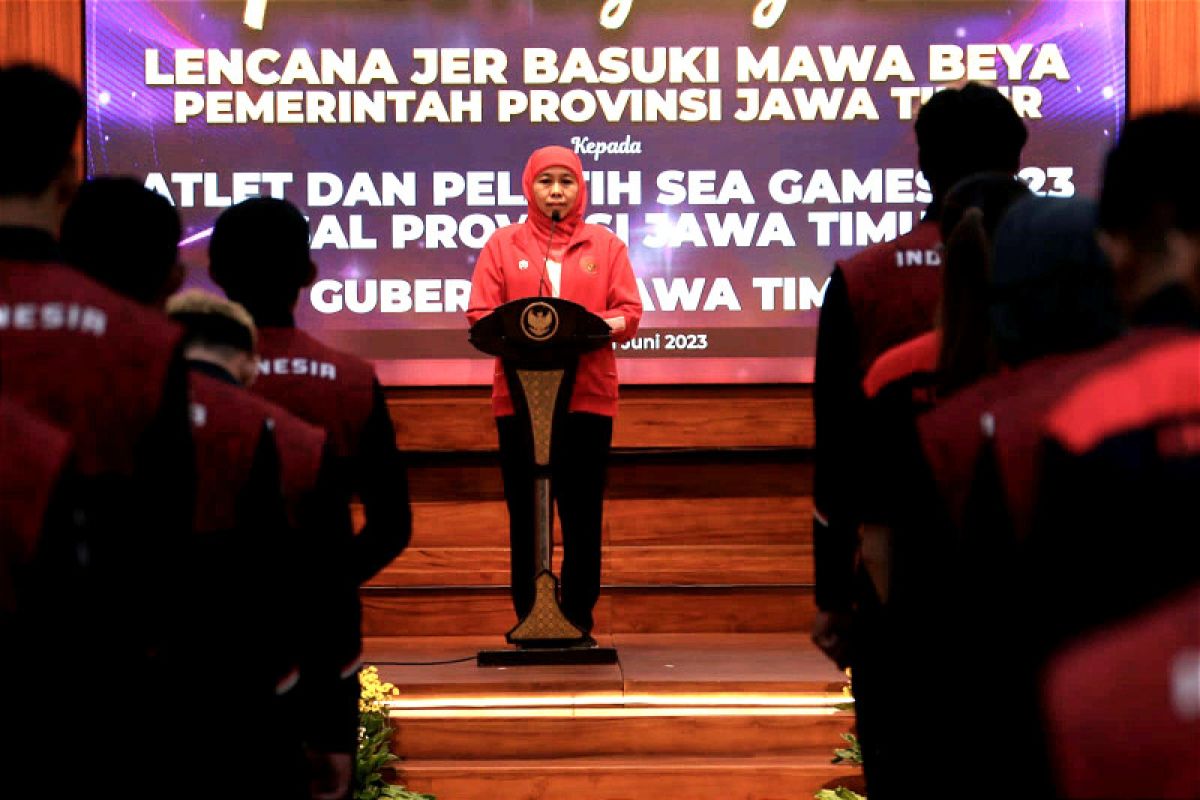 Gubernur Jatim beri lencana Jer Basuki Mawa Beya untuk atlet SEA Games