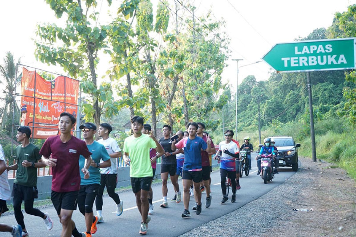 Pelari-pesepeda Pertamina Cilacap lakukan olahraga dan baksos di Nusakambangan