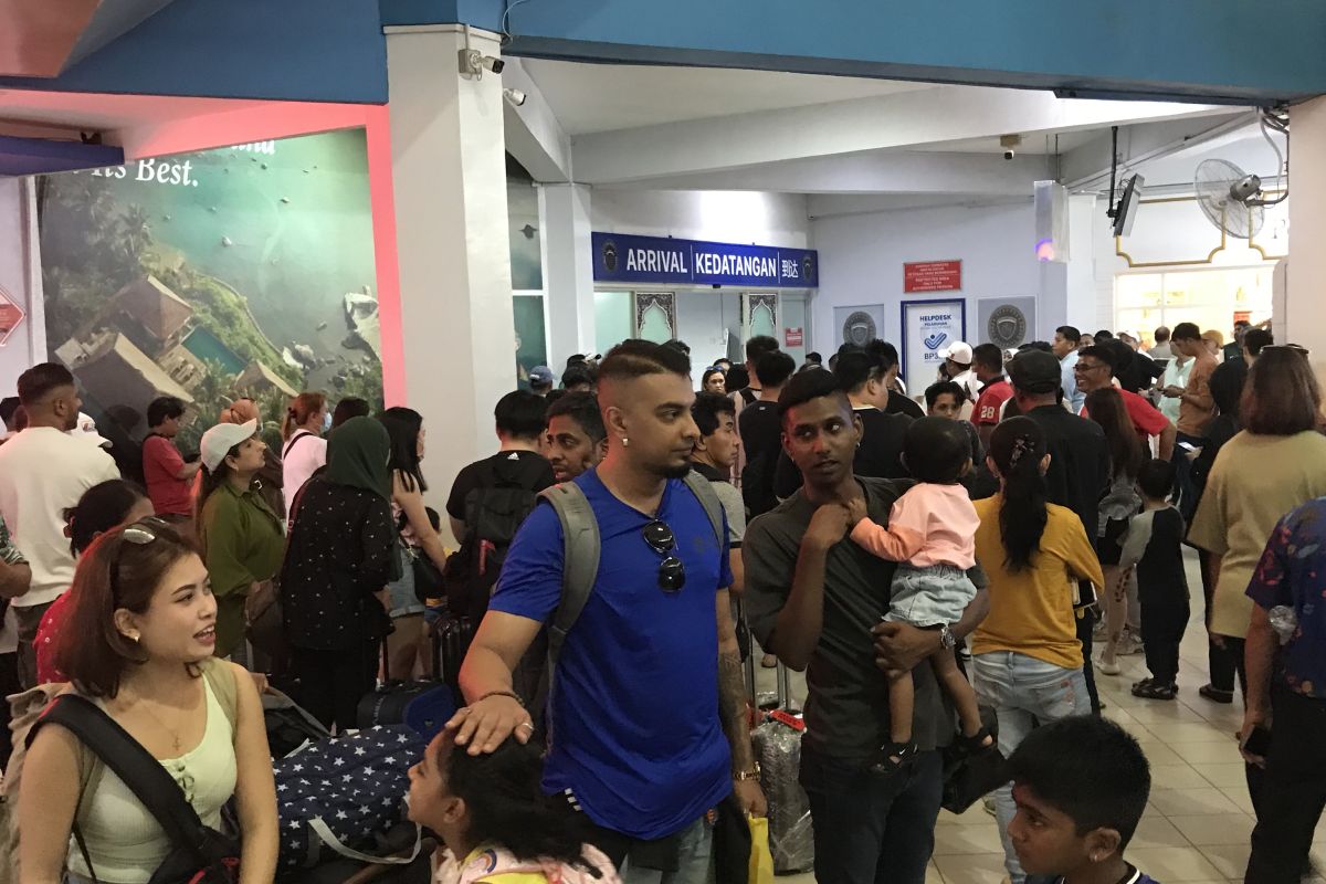 Libur panjang, ribuan wisman dari Singapura berlibur ke Batam