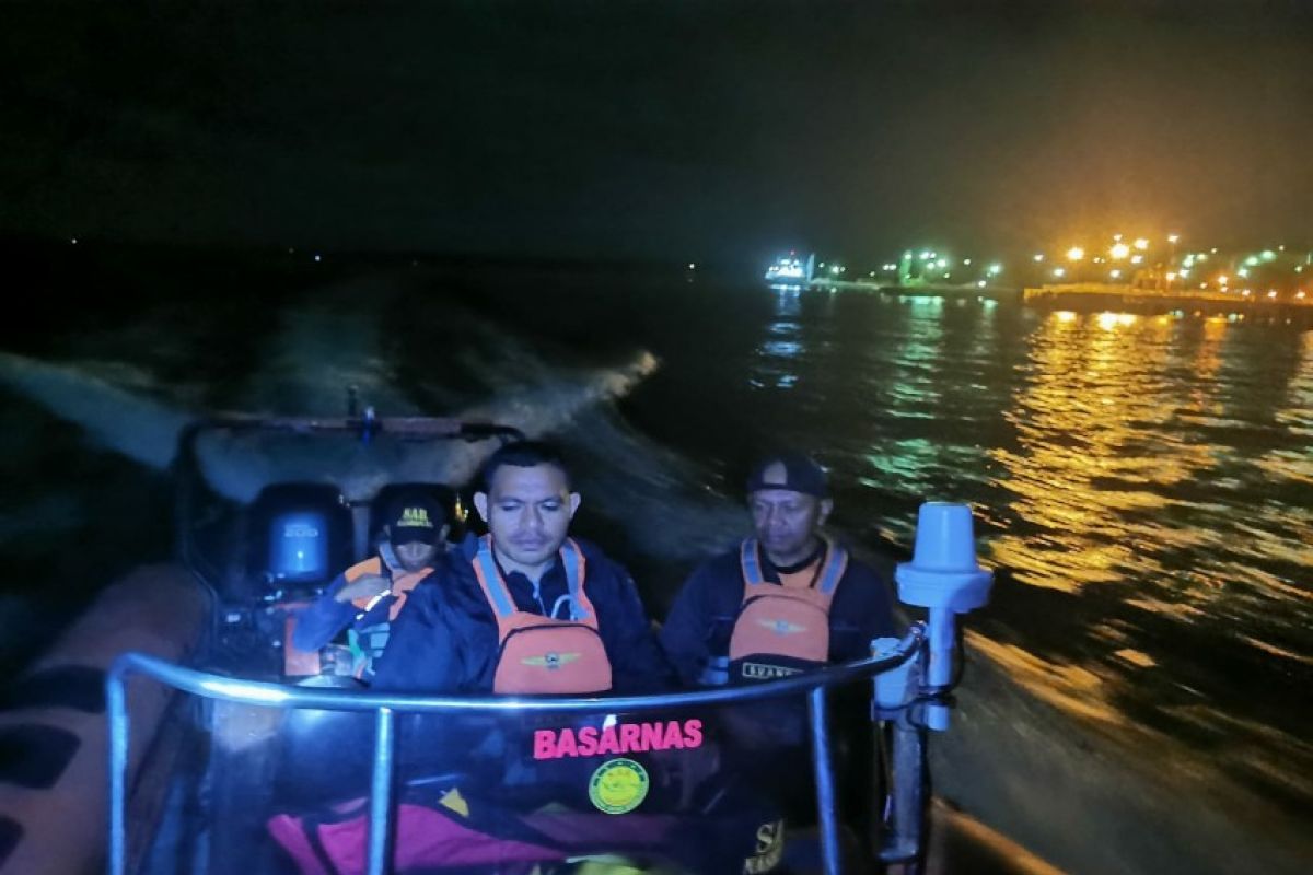 Basarnas mencari nelayan hilang saat melaut di Teluk Lande Buton Selatan