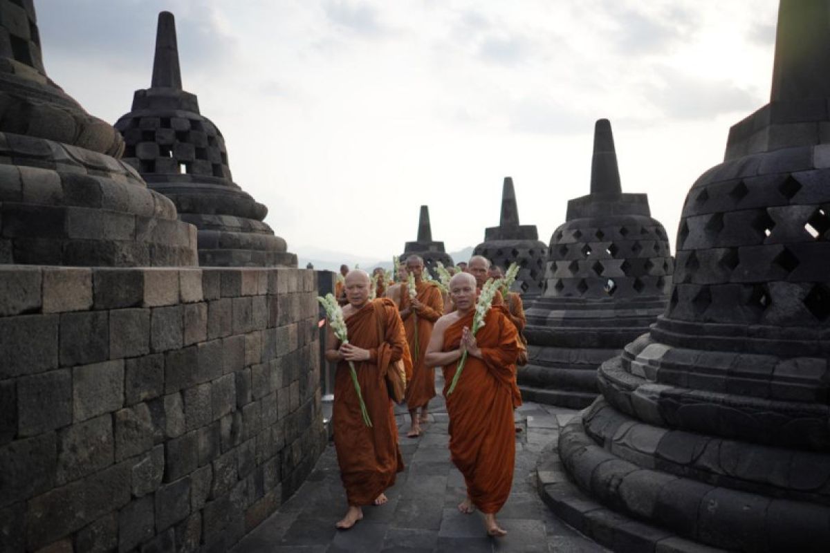 TWC welcomes Buddhist monks conducting Thudong at Borobudur