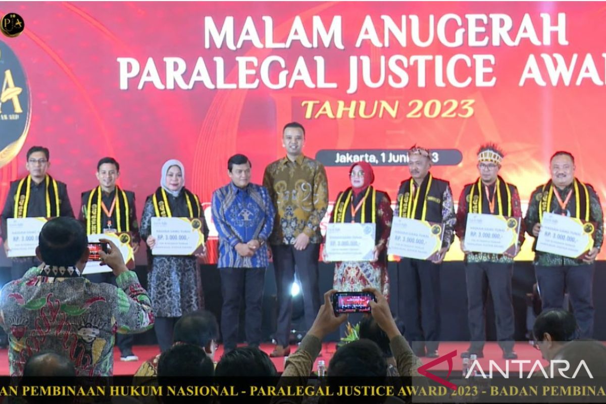 Perwakilan Kalsel peroleh penghargaan di Malam Anugerah Paralegal Justice Award 2023