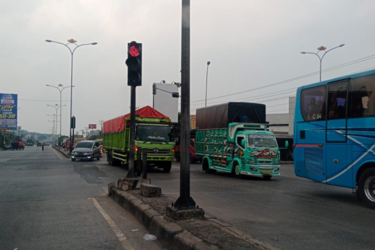 Jalinsum Lampung makin padat akibat tarif tol naik