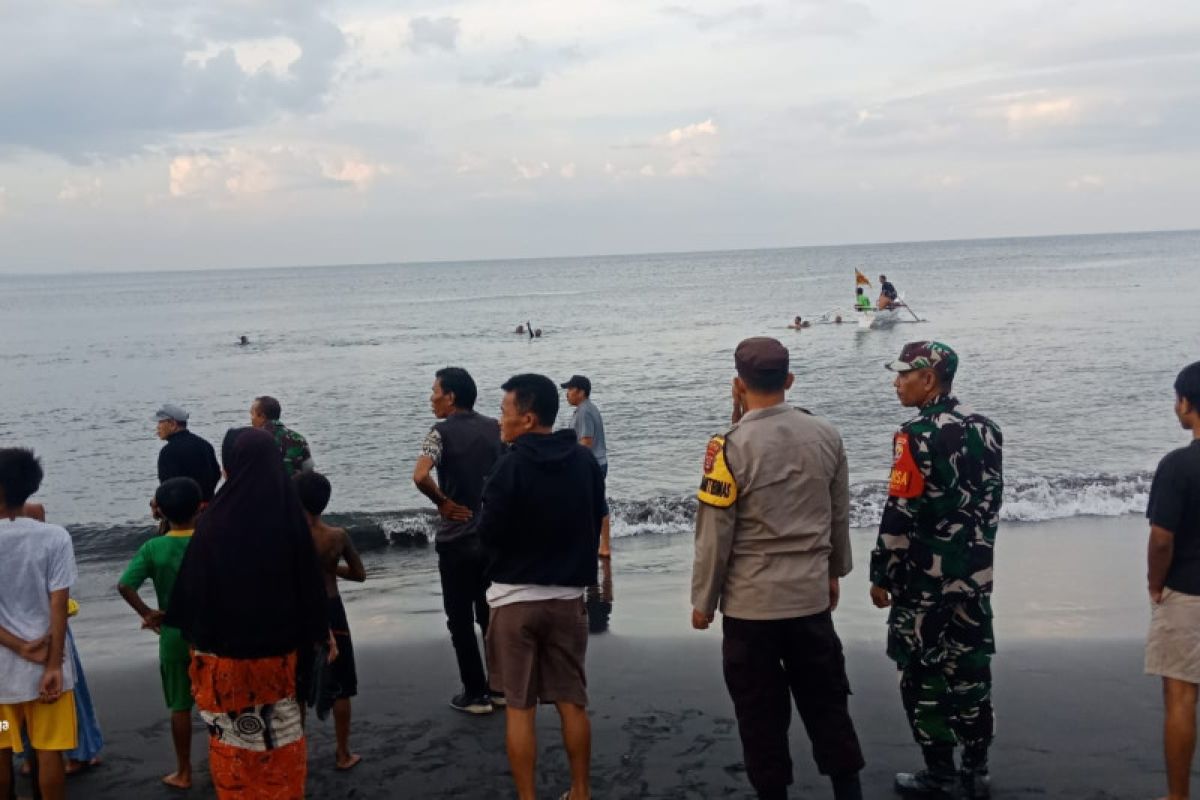 4 orang hilang dan 1 selamat terseret arus di Pantai Tanjung Menangis Lotim