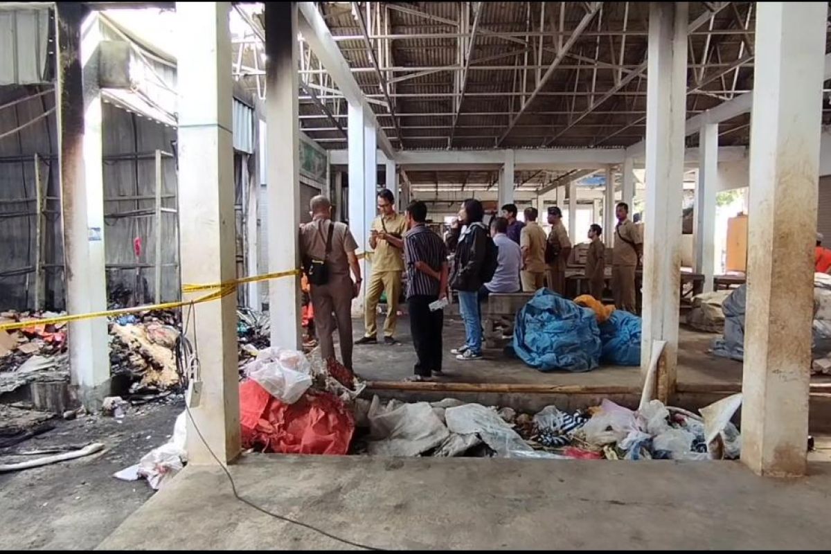 Pemkab Pacitan izinkan pedagang Pasar Arjosari kembali berjualan